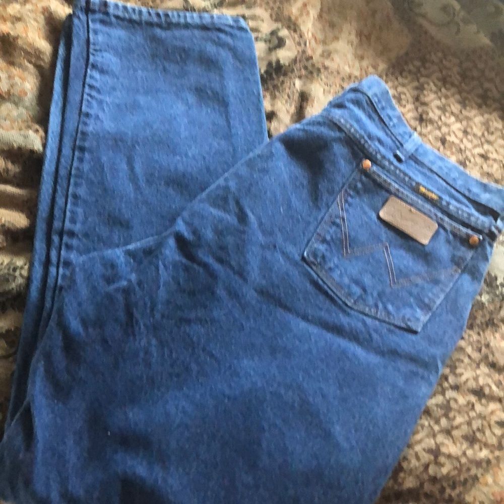 Wrangler Sz 42 X 34 Men’s Jeans Like New See Pics
